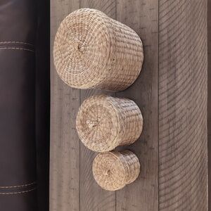 Bathroom nesting storage.